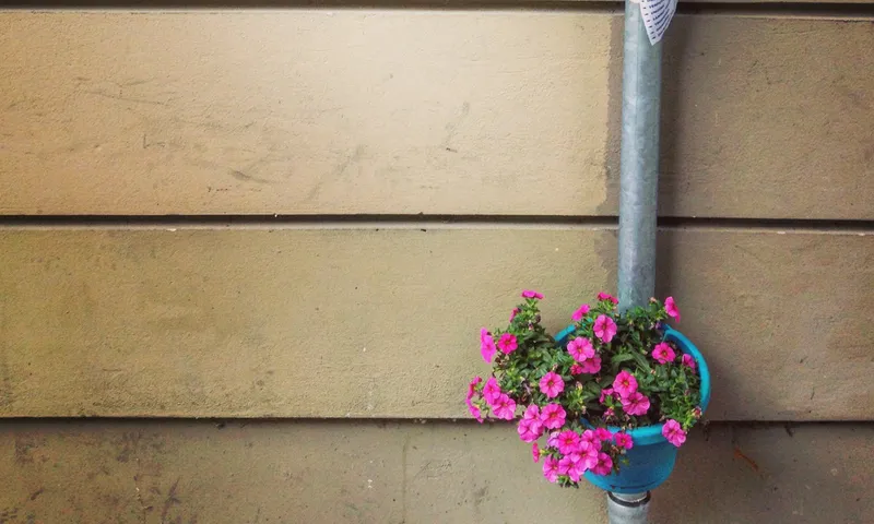 Freelancer only: Partially commercial flat (2 rooms for living, 1 office space) — photo 1